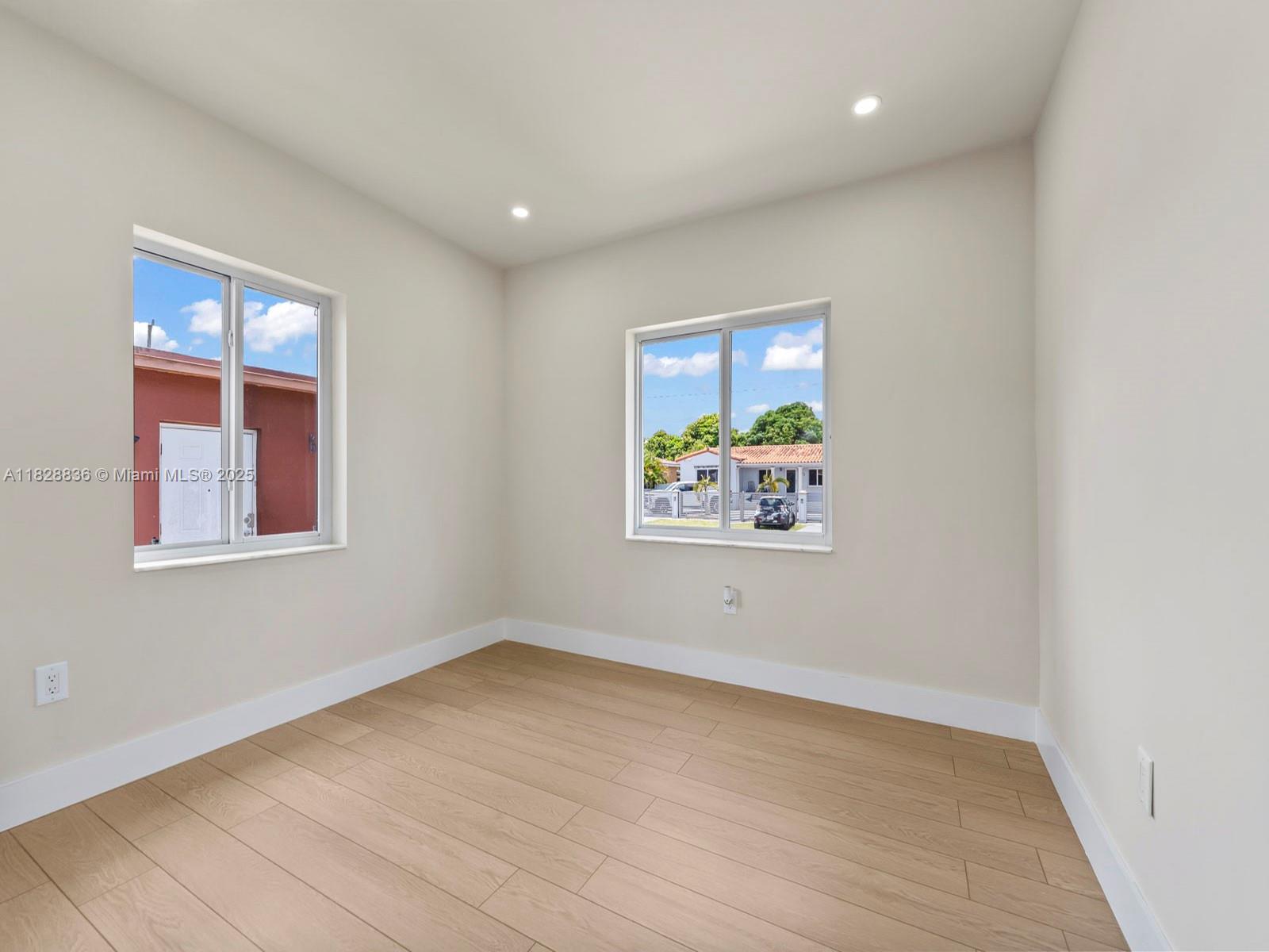 DEAL MANOR - Residential