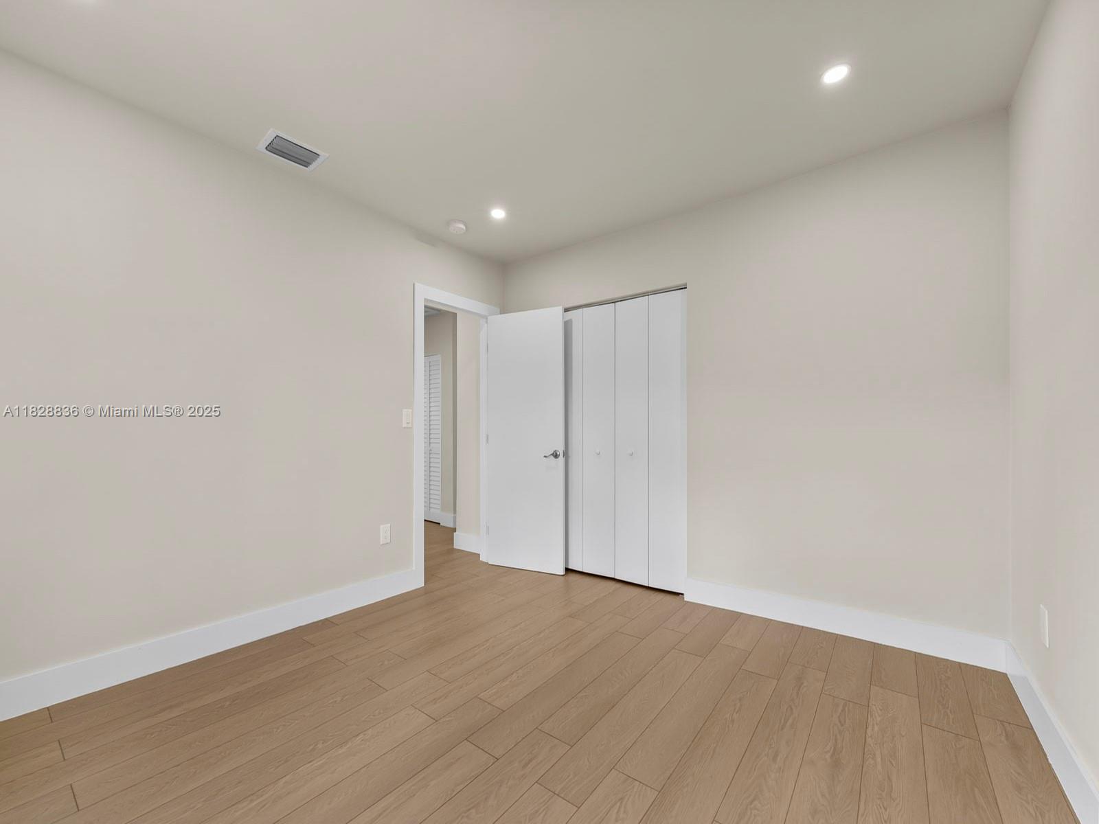 DEAL MANOR - Residential