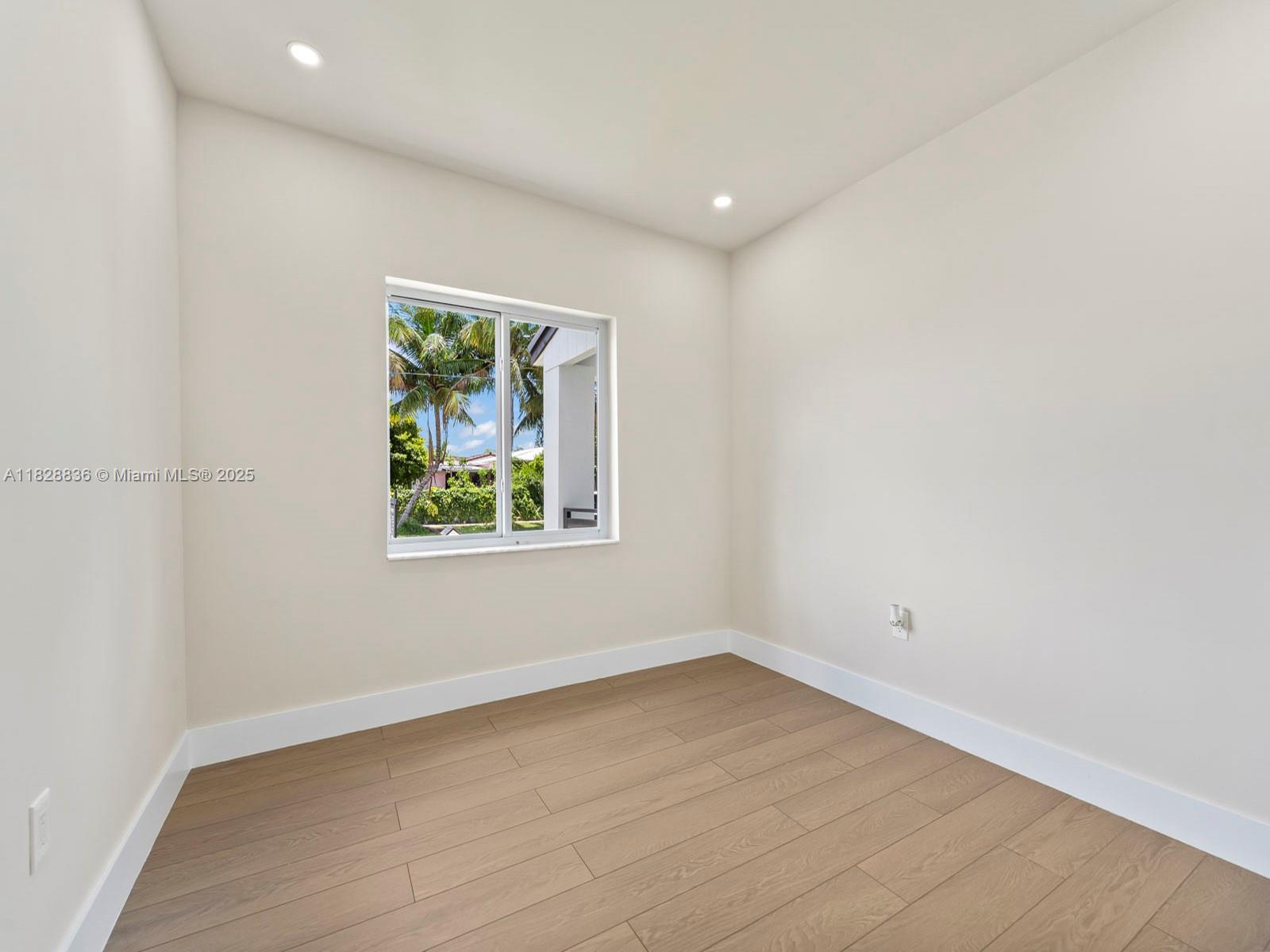 DEAL MANOR - Residential