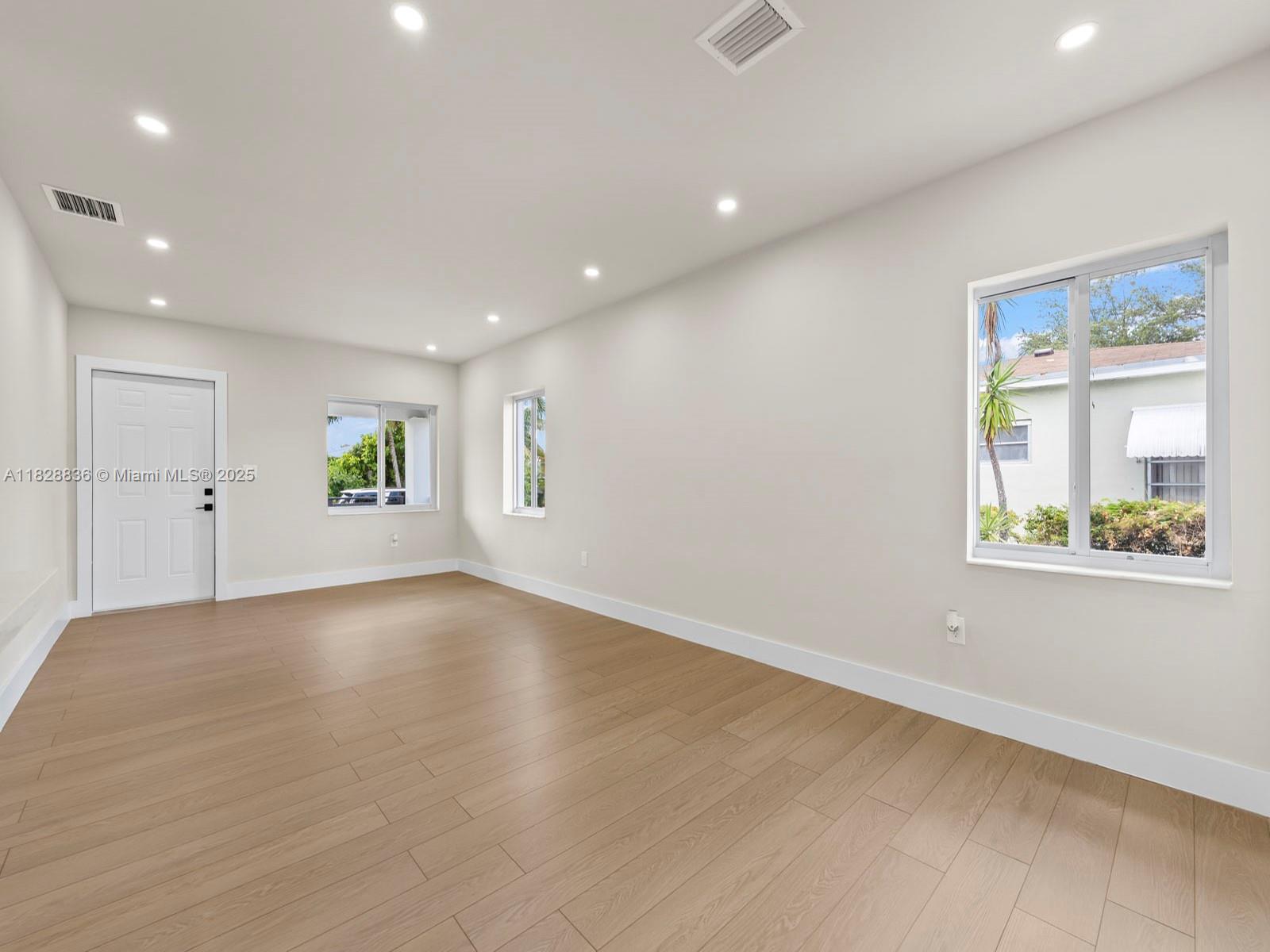 DEAL MANOR - Residential