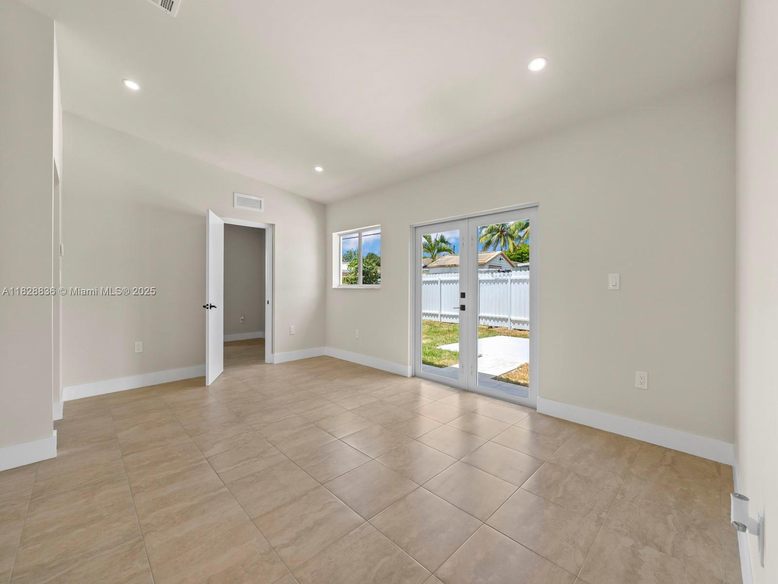 DEAL MANOR - Residential