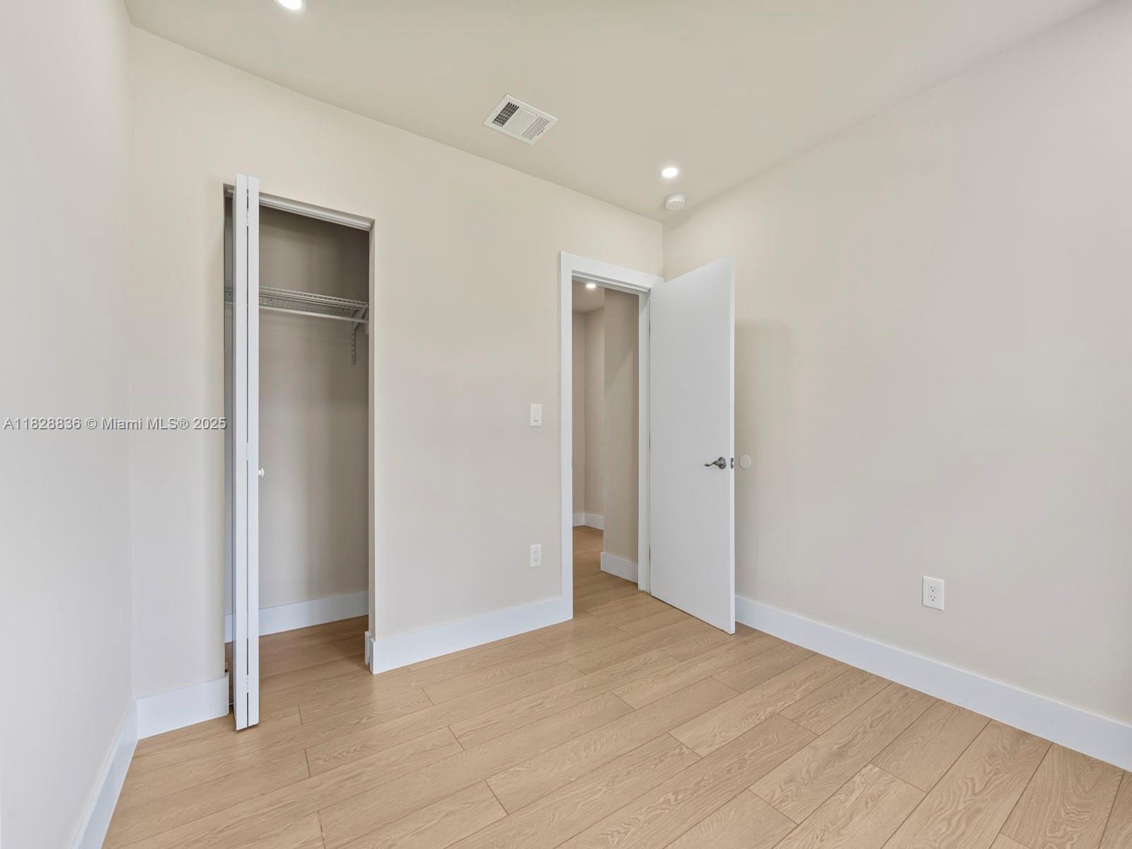 DEAL MANOR - Residential