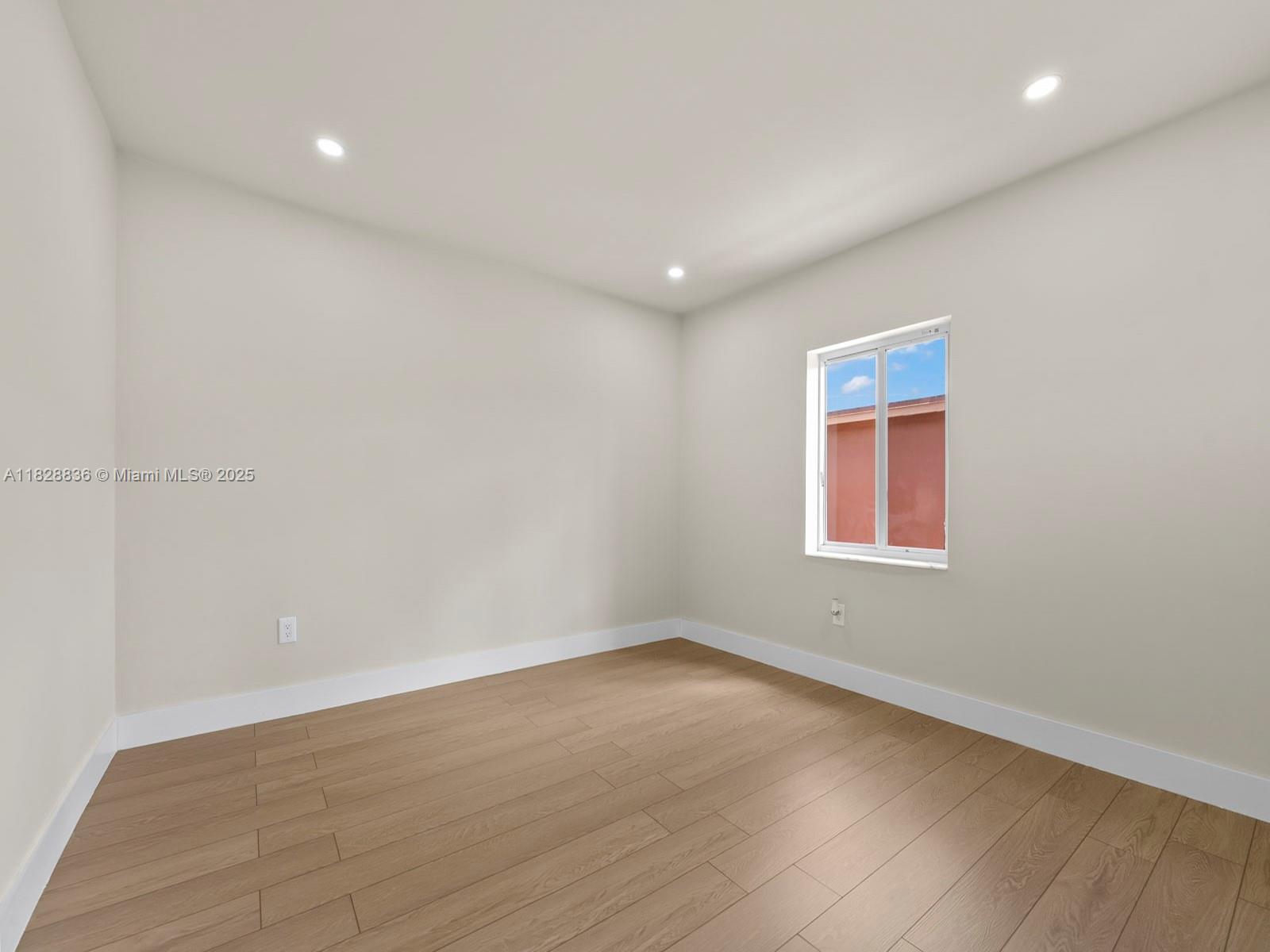 DEAL MANOR - Residential