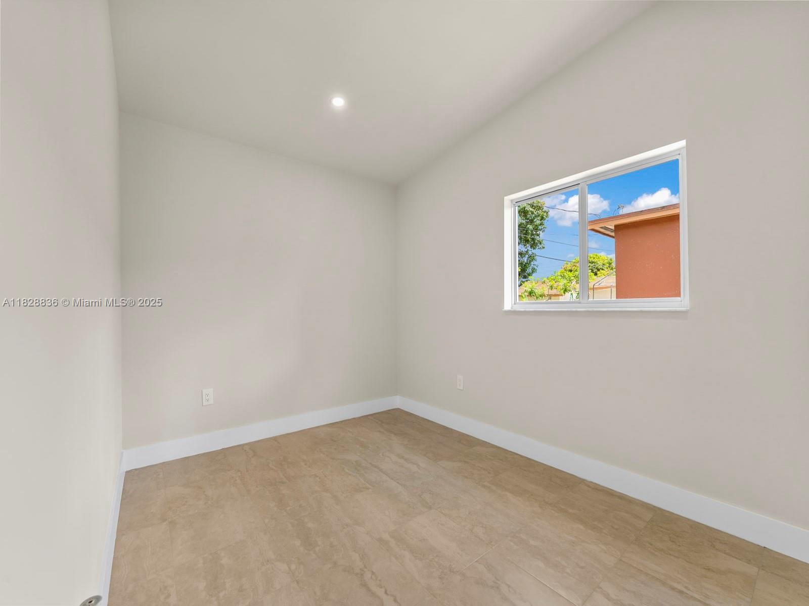 DEAL MANOR - Residential