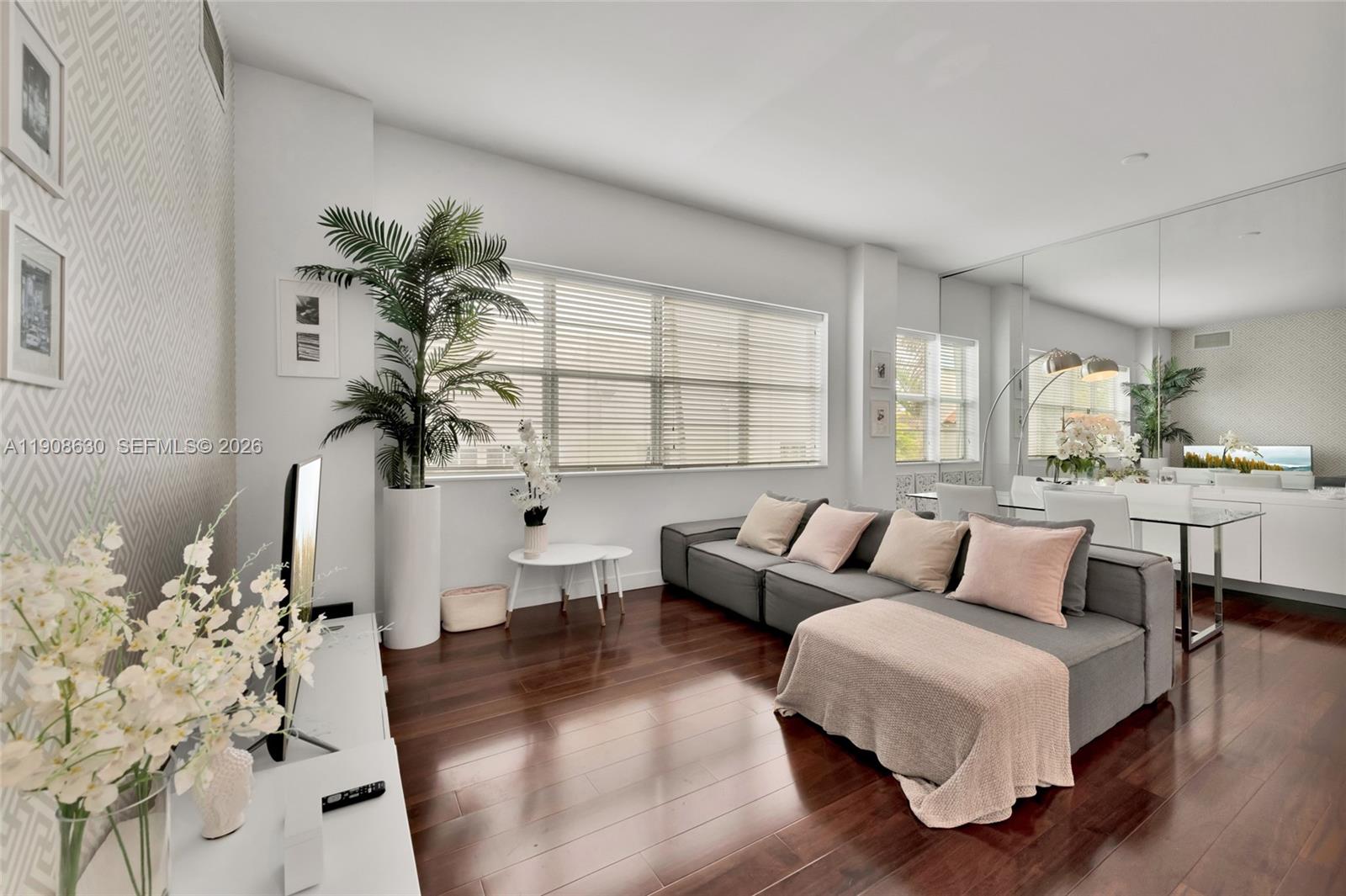 THE NOLOBI CONDO - Residential