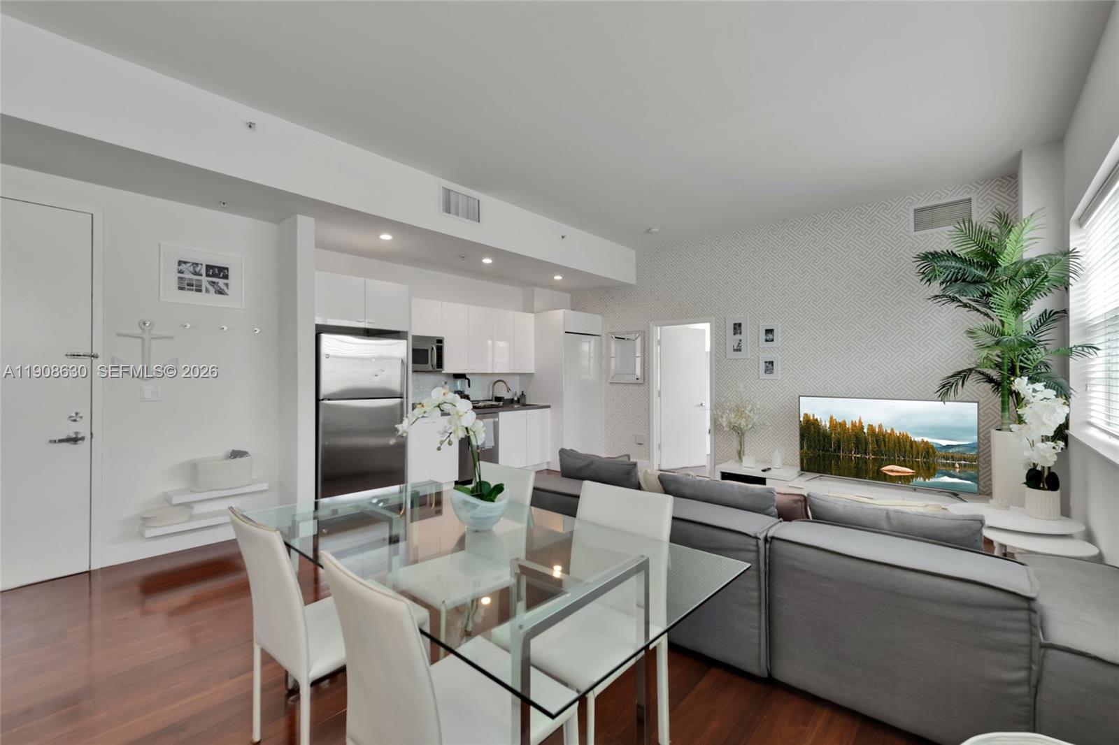 THE NOLOBI CONDO - Residential