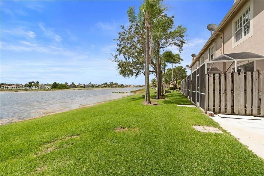 CORNER UNIT 4 BEDROOM TOWNHOUSE IN EXCELLENT CONDITION WITH A BEAUTIFUL LAKE VIEW, ACCORDIONS SHUTTERS VERY SPACIOUS BEDROOMS, ONE HALF BATH ON FIRST FLOOR, KITCHEN NEWEST REMODELED WITH WOOD CABINETS AND GRANITE COUNTERTOPS, TILE AND LAMINATE FLOORS, OVERSIZED ONE CAR GARAGE. LOCATED NEAR MAYOR HIGHWAYS, SHOPPING CENTERS AND GREAT SCHOOLS. Convenient located near major Hwy & great public + private school district. Plenty of natural light + spectacular sunset view