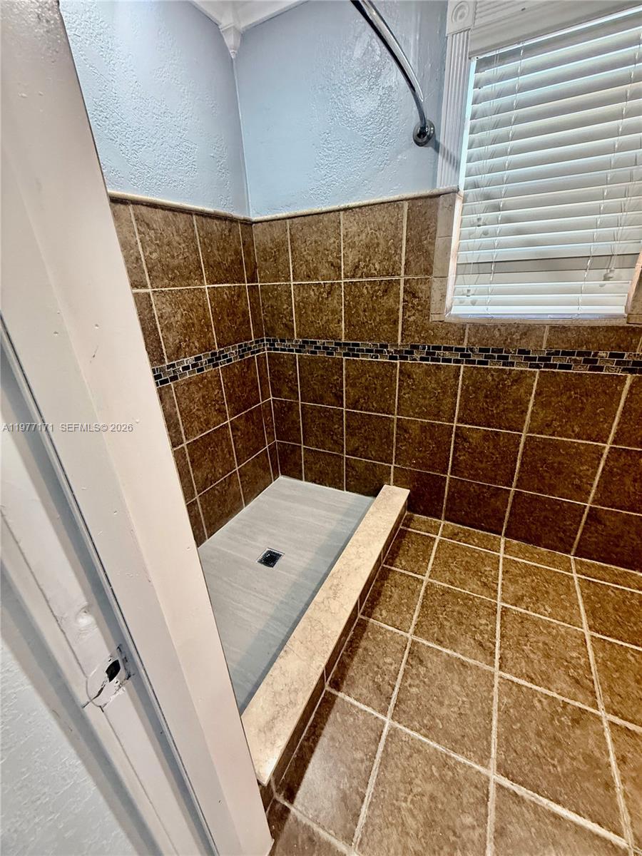 BOULEVARD HEIGHTS SEC 8 - Residential Lease