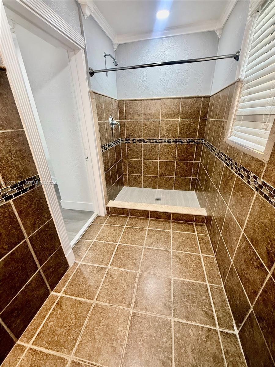 BOULEVARD HEIGHTS SEC 8 - Residential Lease