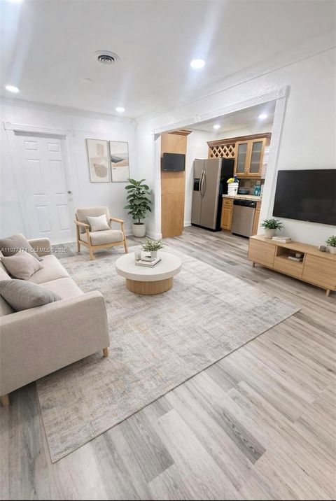 7910 NW 12th St Pembroke Pines FL 33024