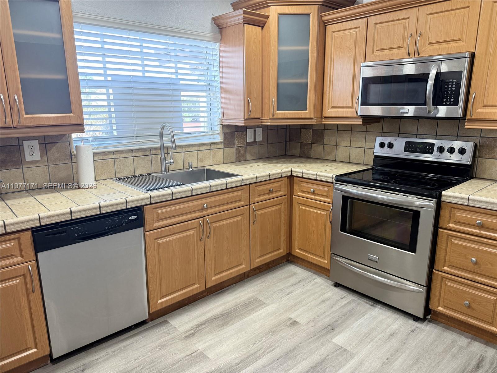 BOULEVARD HEIGHTS SEC 8 - Residential Lease