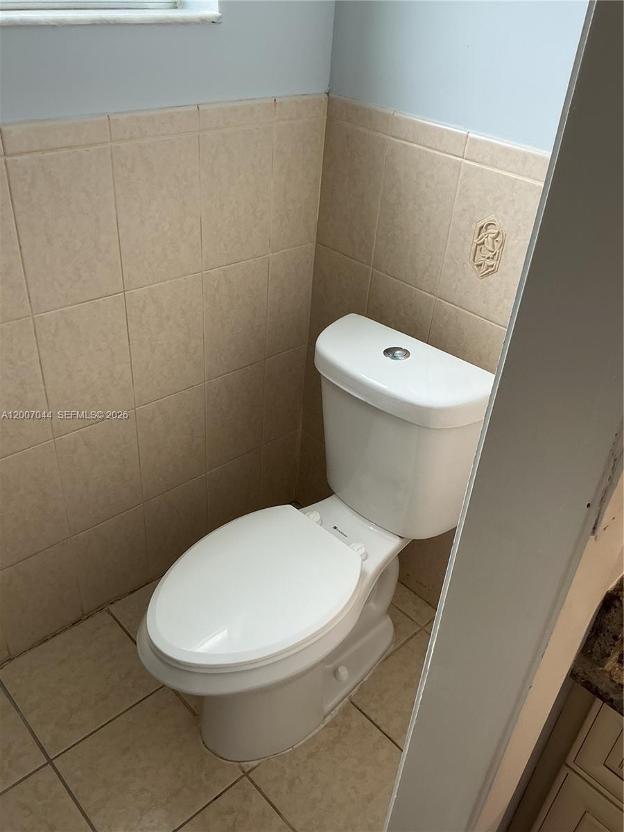 BLUE LAKE TOWNHOUSES COND - Residential