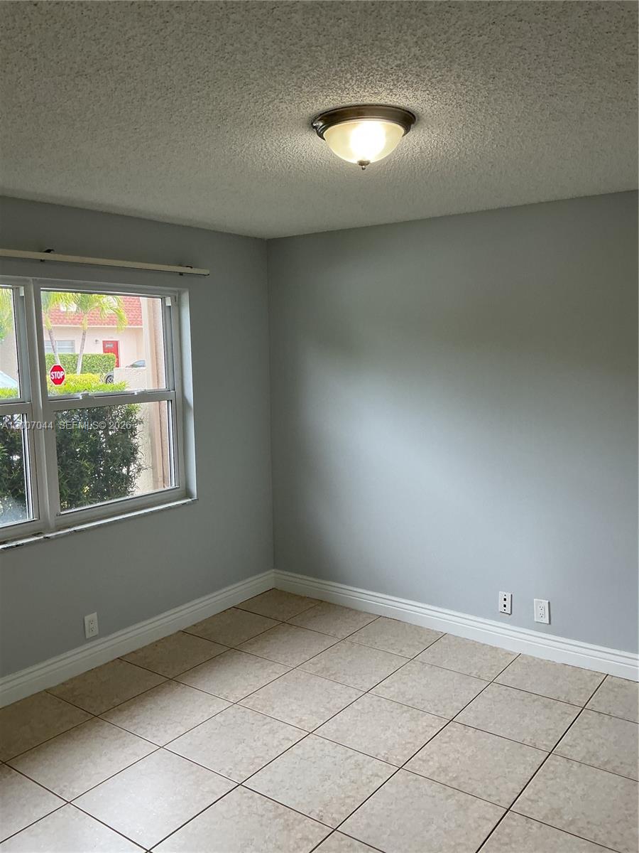 BLUE LAKE TOWNHOUSES COND - Residential