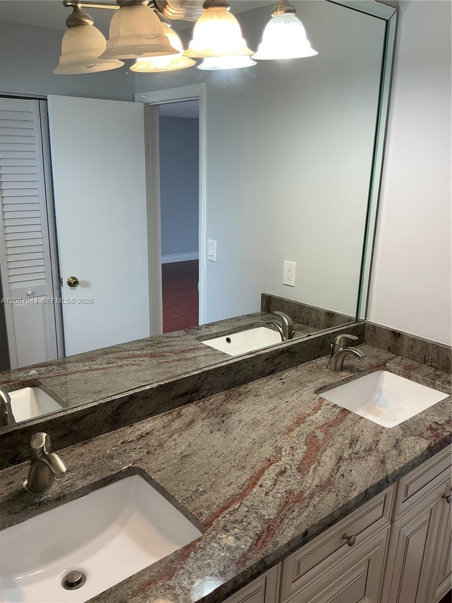 BLUE LAKE TOWNHOUSES COND - Residential