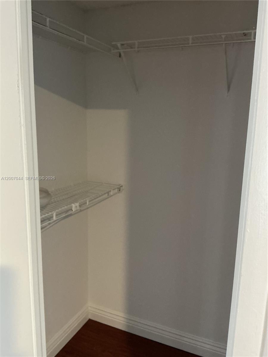 BLUE LAKE TOWNHOUSES COND - Residential