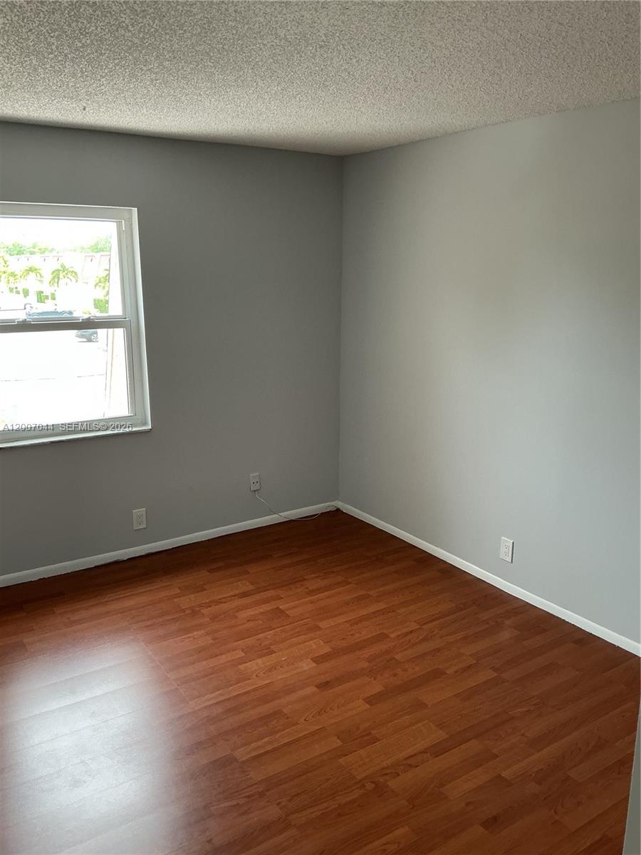 BLUE LAKE TOWNHOUSES COND - Residential