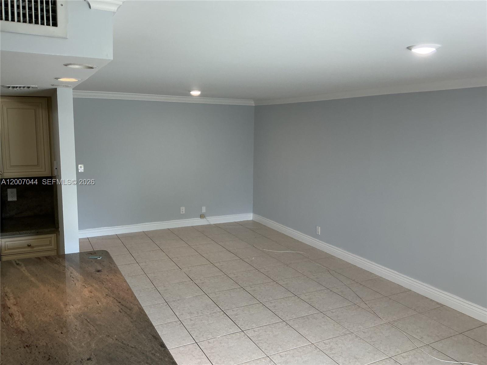 BLUE LAKE TOWNHOUSES COND - Residential