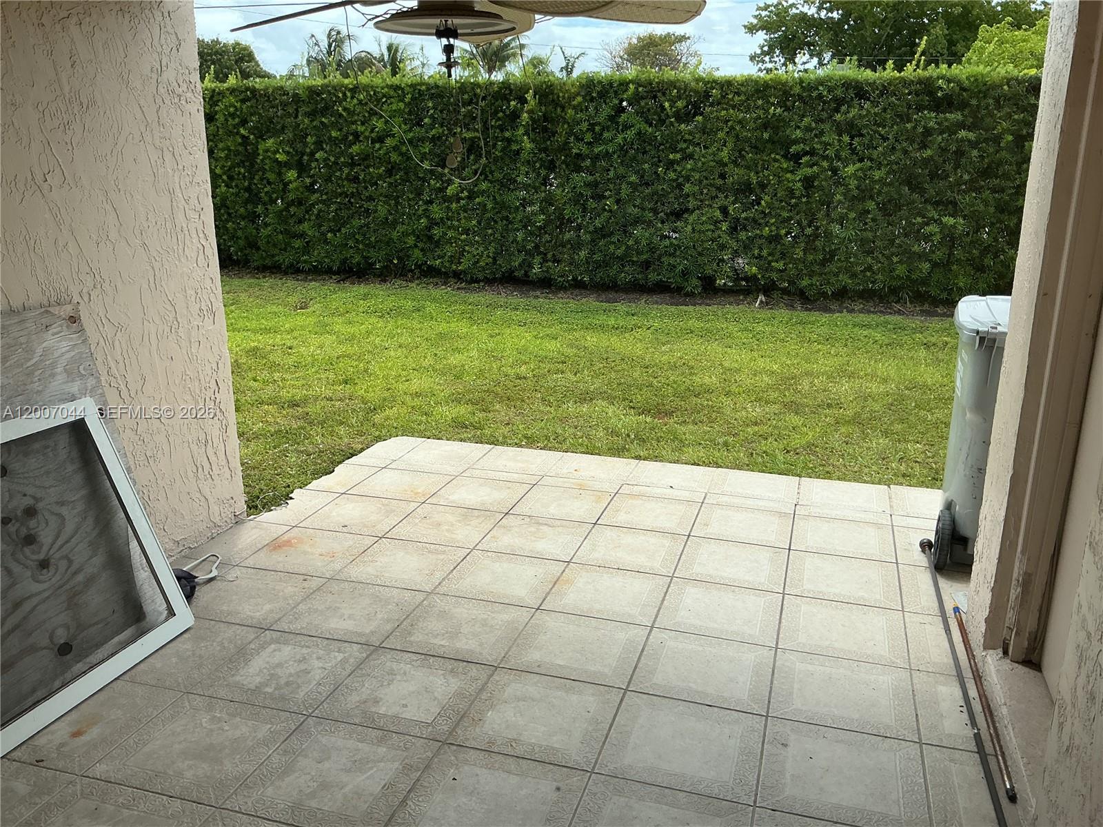 BLUE LAKE TOWNHOUSES COND - Residential