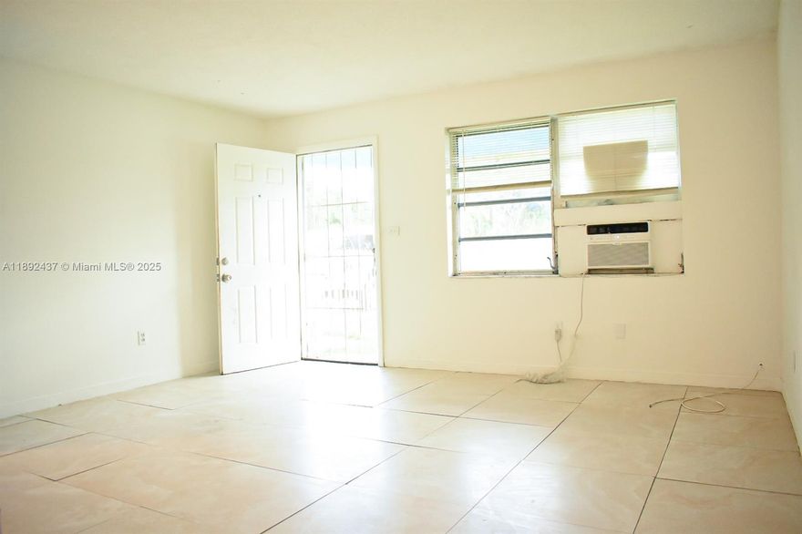 Charming duplex in a quiet neighborhood near a school. This property won't last long! Don't miss out on this fantastic rental opportunity. Contact us today to schedule a viewing and make this charming duplex your new home! Contact agent via text, call or email for a faster response. Completely remodeled unit.