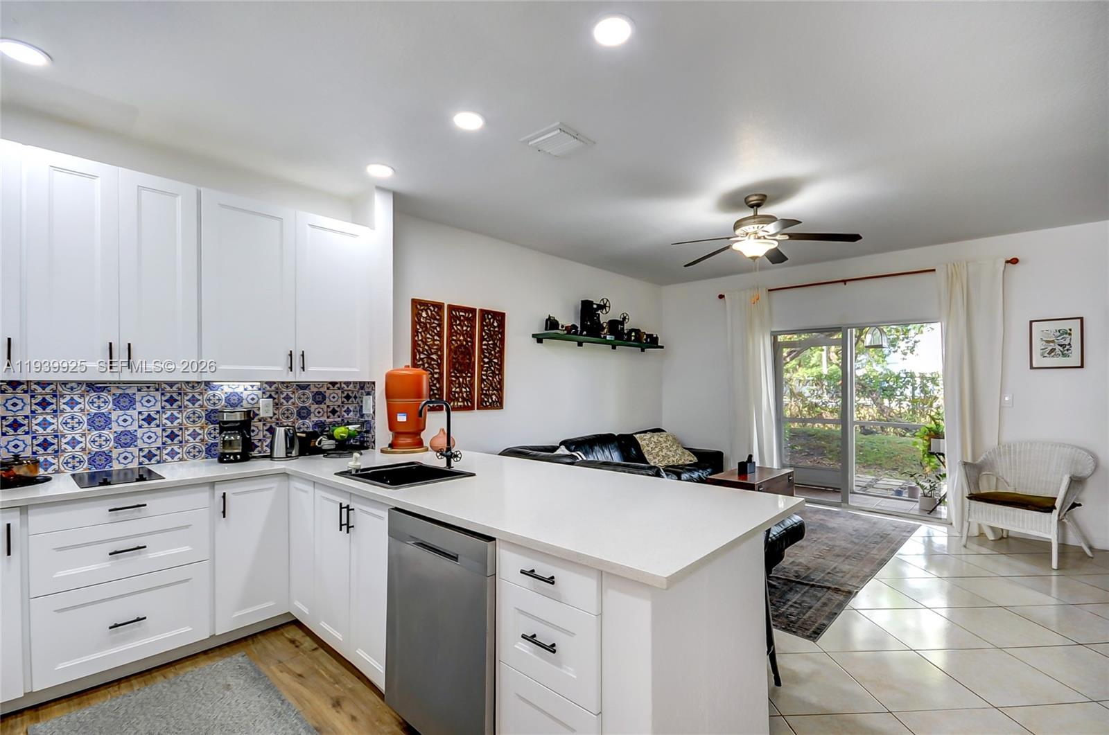 LAS BRISAS AT DORAL CONDO - Residential