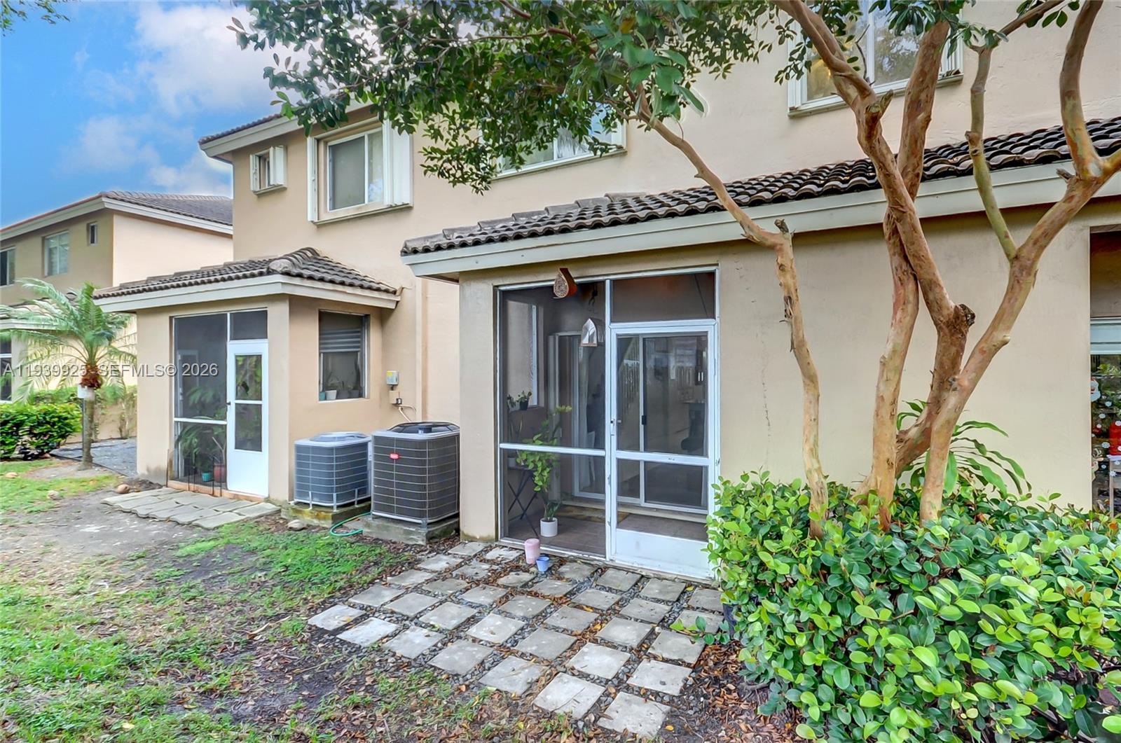 LAS BRISAS AT DORAL CONDO - Residential