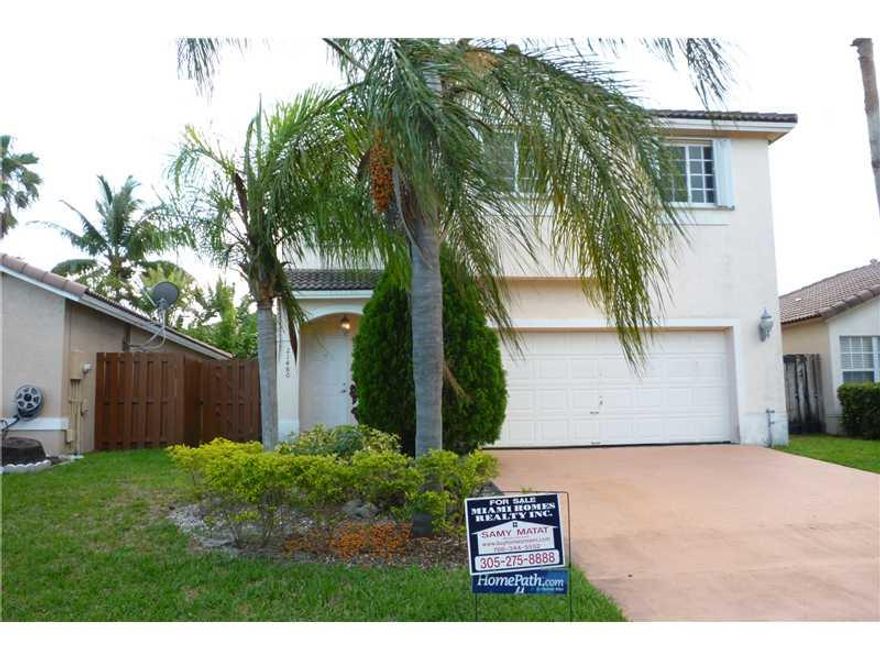 Gorgeous home, 2 story in lakes by the bay,  the home features 5 bedroom 2 bath all tile floor in the living areas. lot s of light in the social areas, nice front and back patio, very quiet street,  walk to the playground, great ammenities in lakes by the  bay community pool etc. must see, close to transportation and major expressways