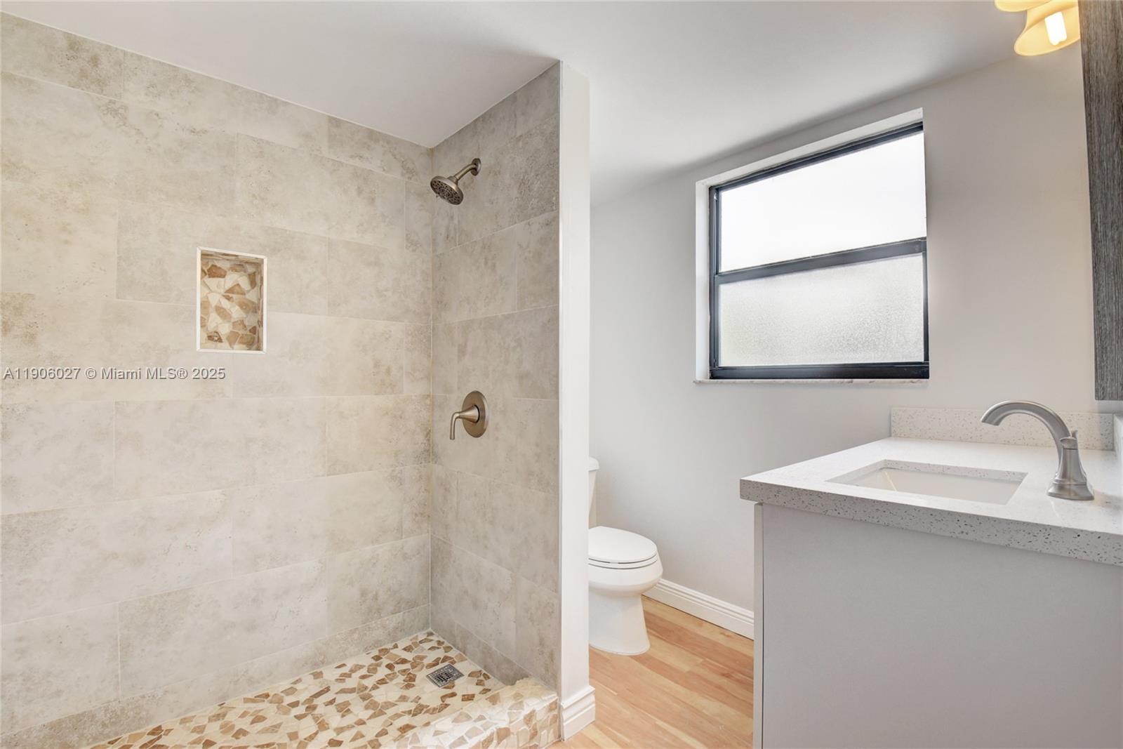 GARDEN VIEW APARTMENTS CO - Residential Lease