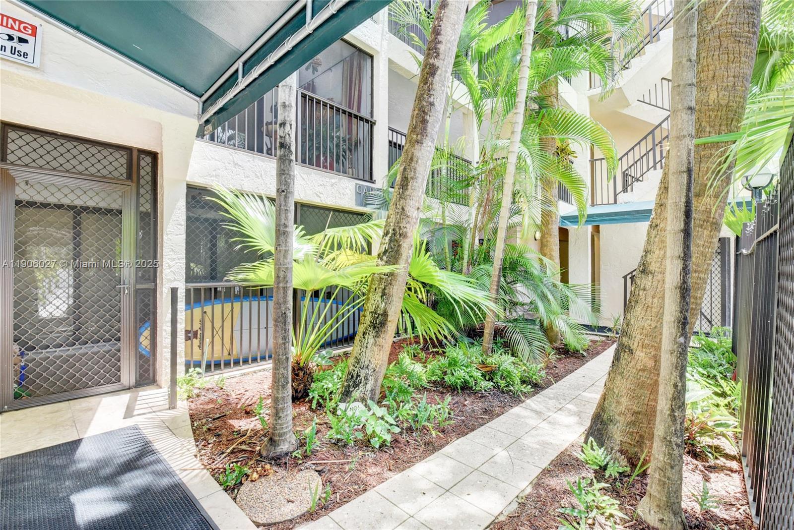 GARDEN VIEW APARTMENTS CO - Residential Lease