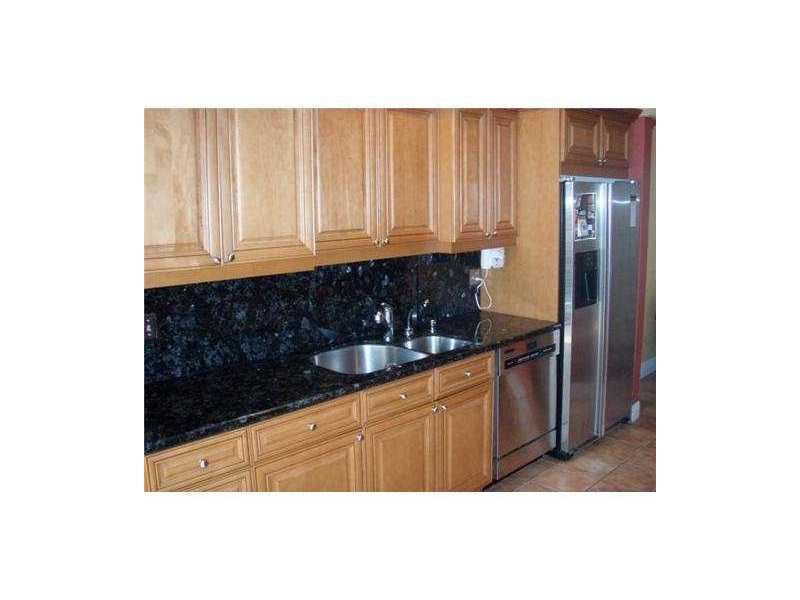 DORAL LAKES - Residential
