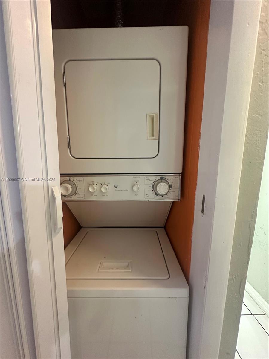 COURTYARDS OF HIALEAH CON - Residential Lease