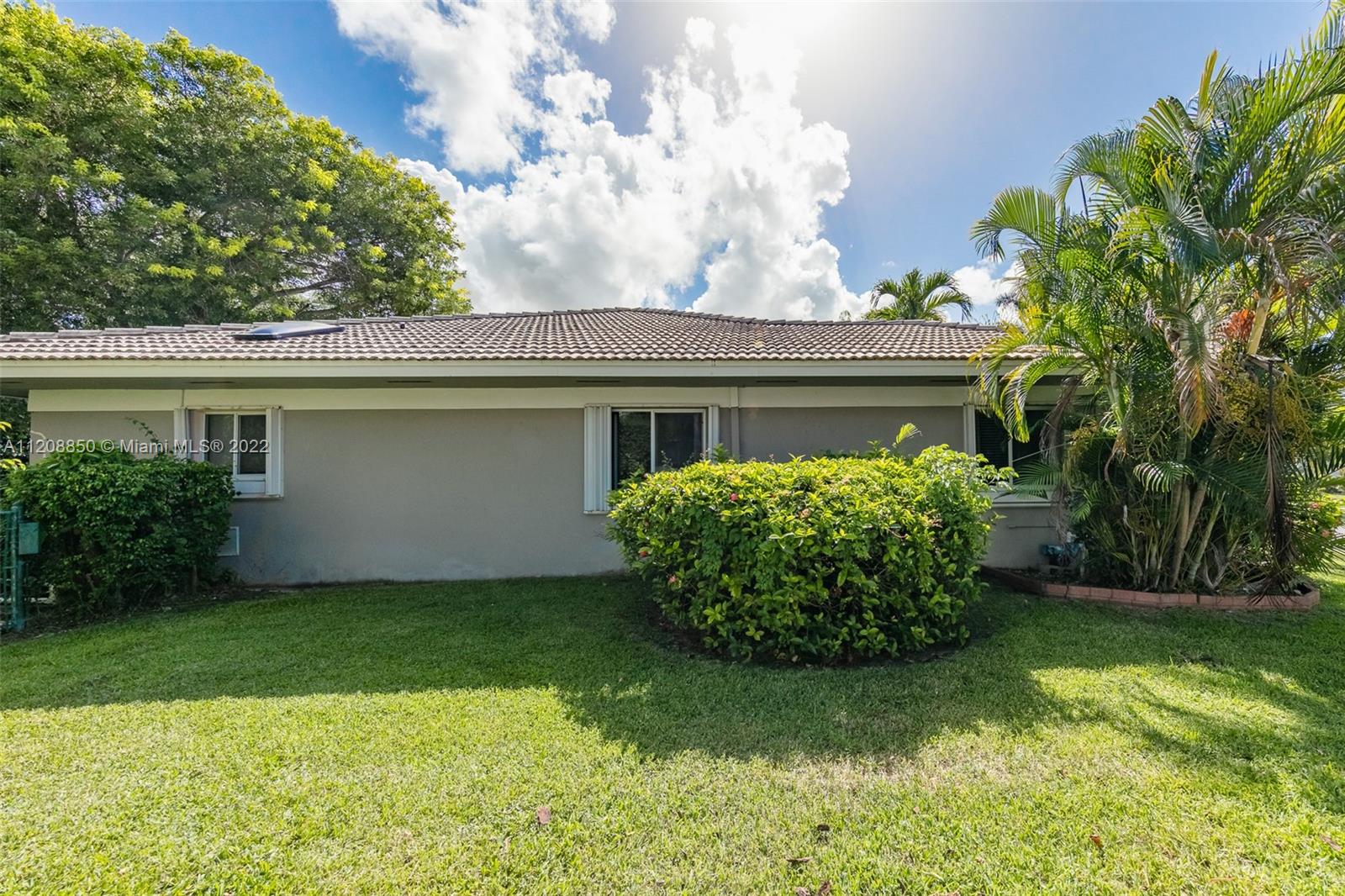 OLD CUTLER PALMS - Residential