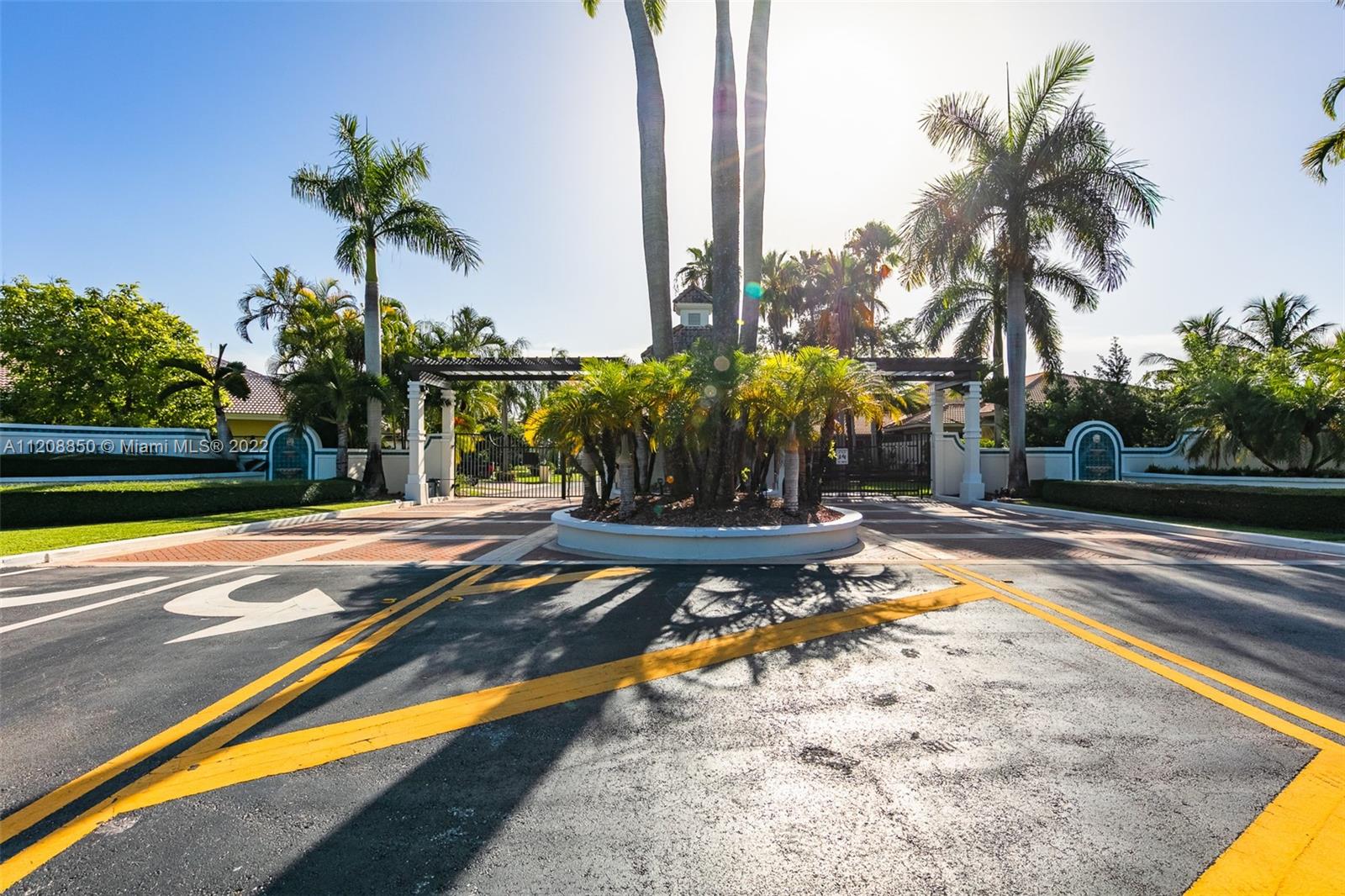 OLD CUTLER PALMS - Residential