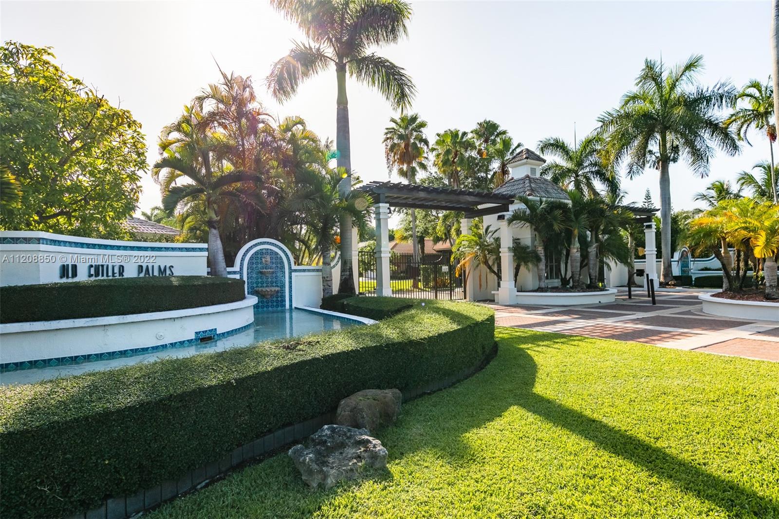 OLD CUTLER PALMS - Residential