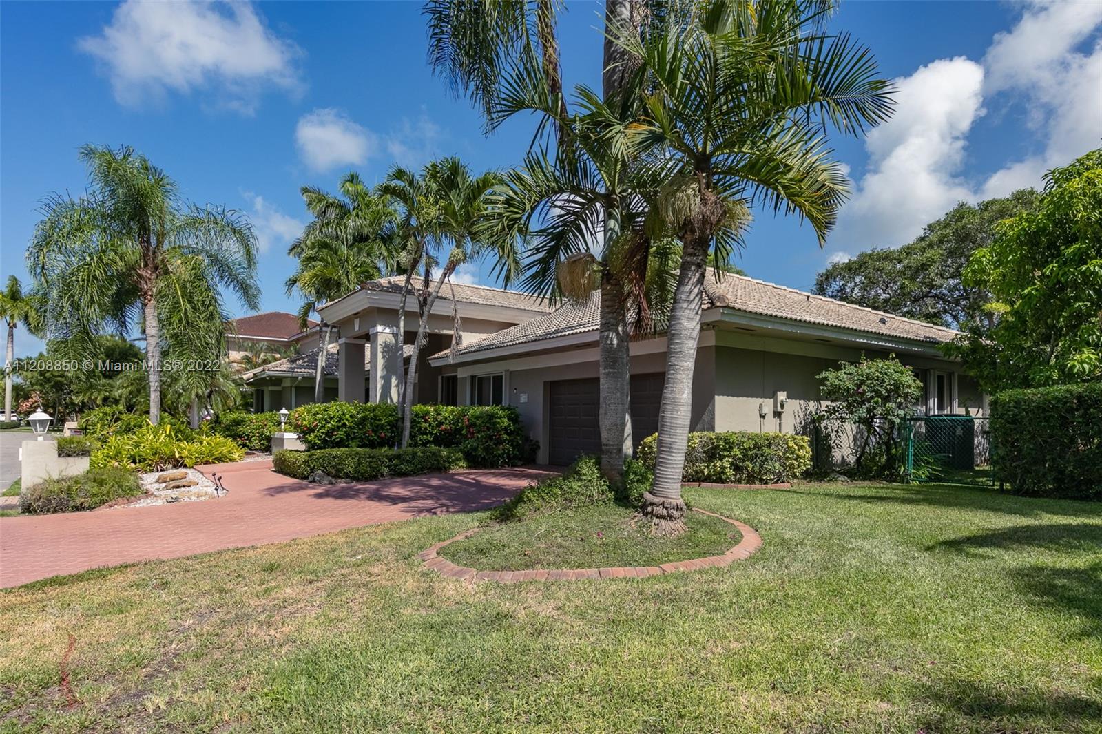 OLD CUTLER PALMS - Residential