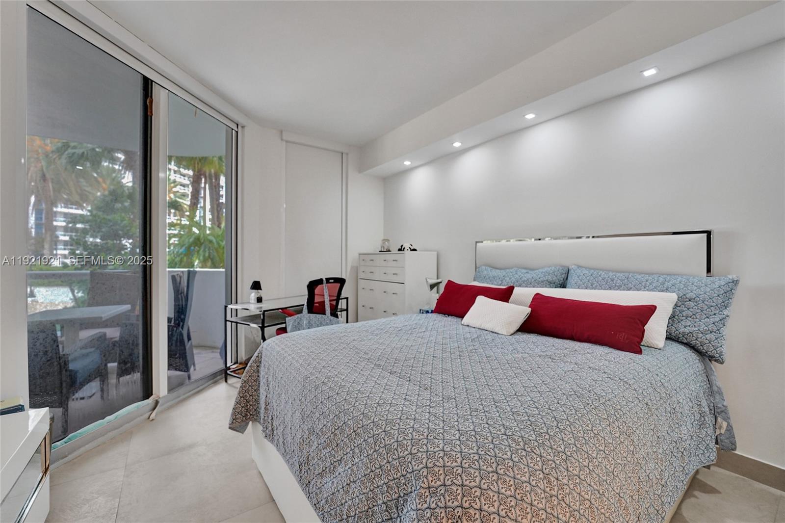 ATLANTIC I AT THE POINT C - Residential