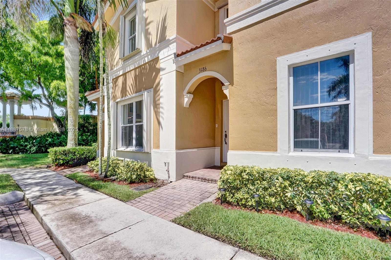 MELROSE POINT CONDO - Residential