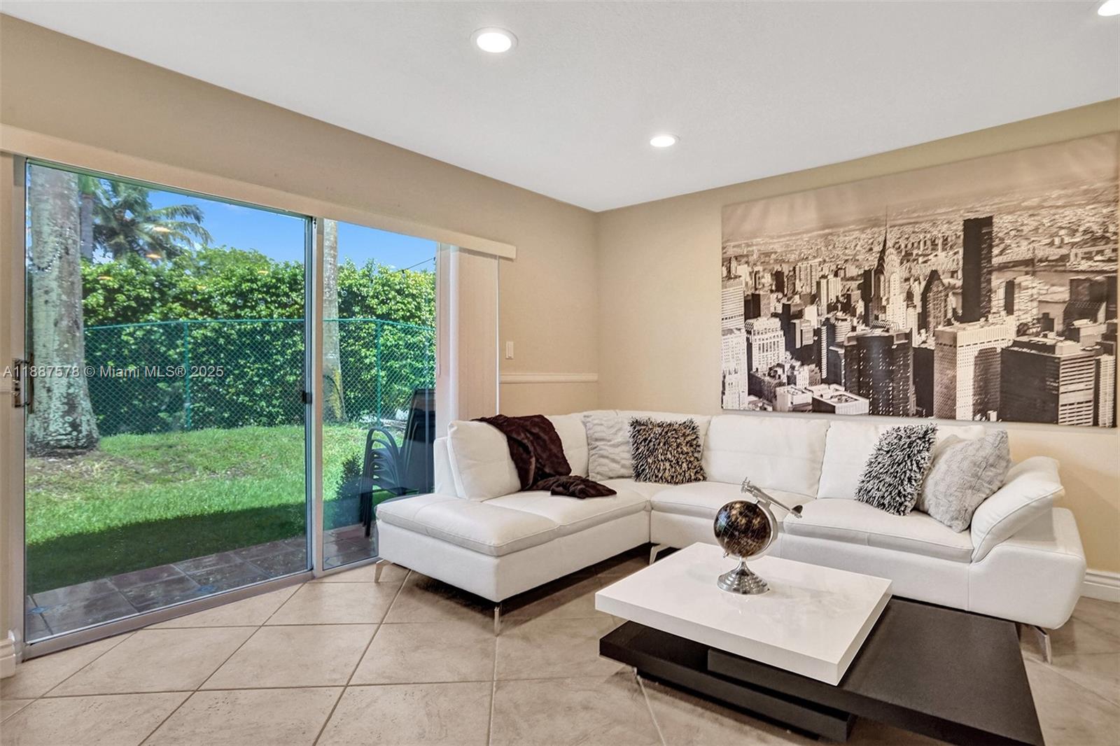 MELROSE POINT CONDO - Residential