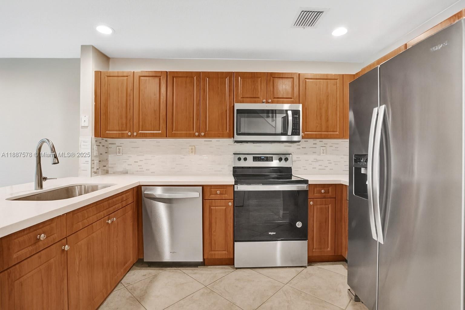 MELROSE POINT CONDO - Residential