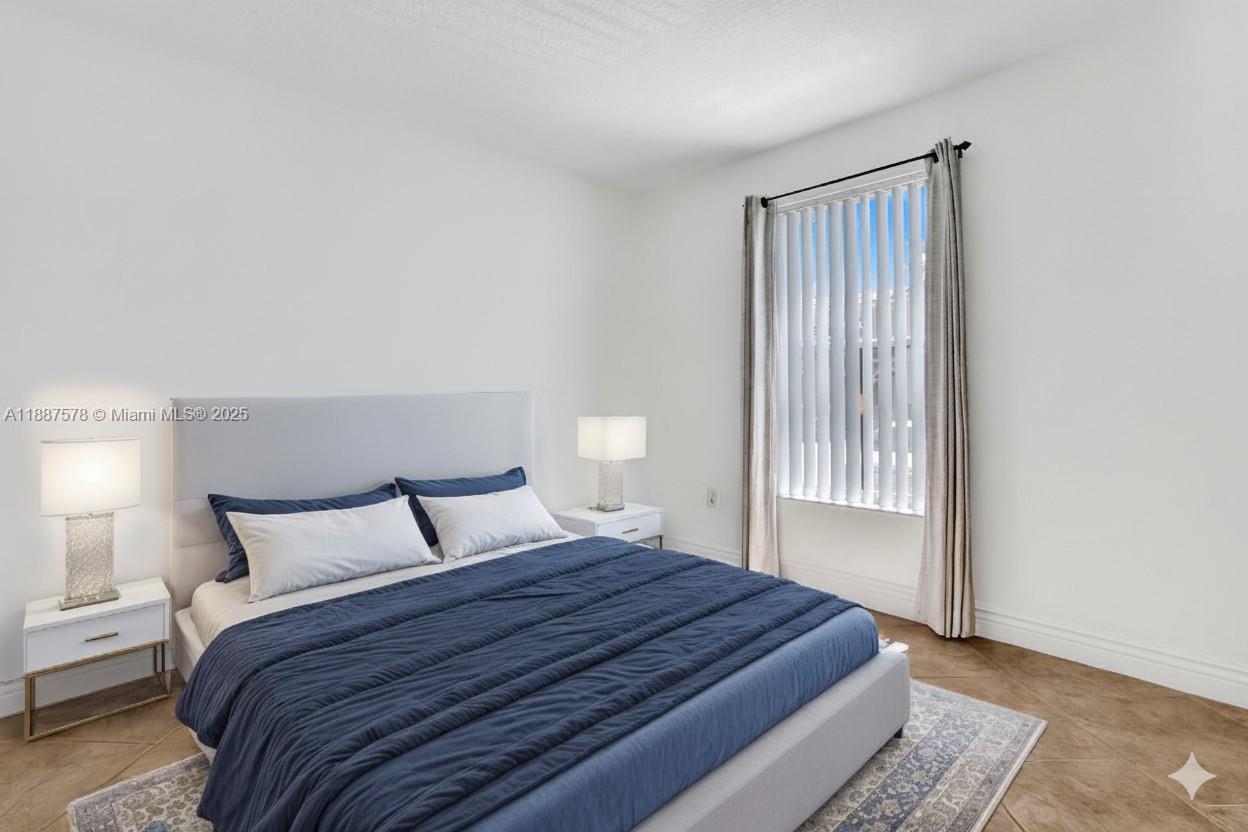 MELROSE POINT CONDO - Residential
