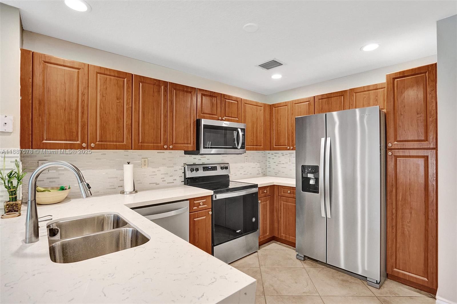 MELROSE POINT CONDO - Residential