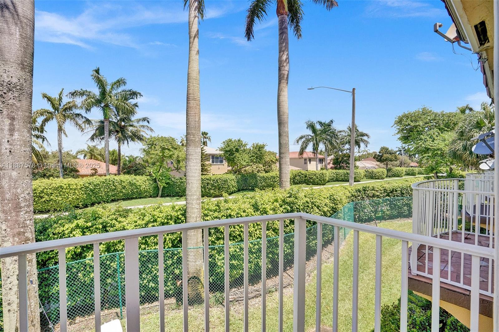 MELROSE POINT CONDO - Residential