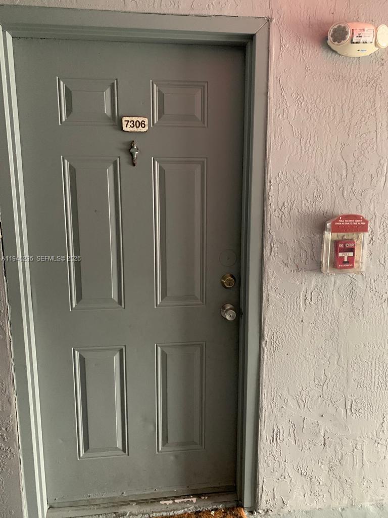 VISTA TRACE 6 CONDO - Residential