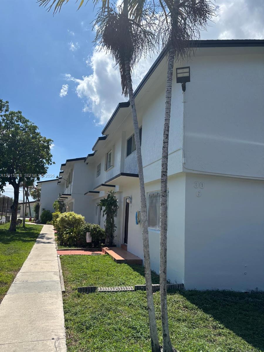 WEST FLAGLER HERITAGE CON - Residential Lease