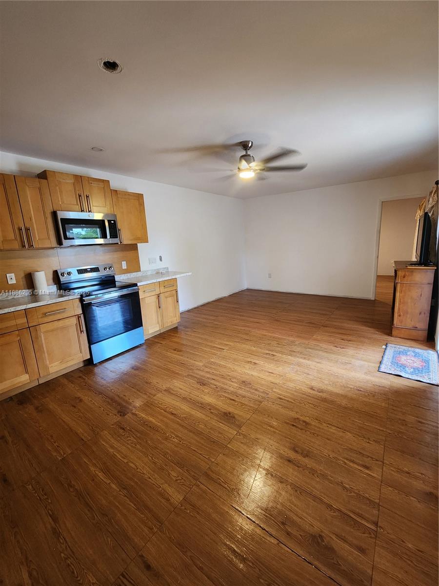 ARCHWOOD-AMD PLAT - Residential Lease