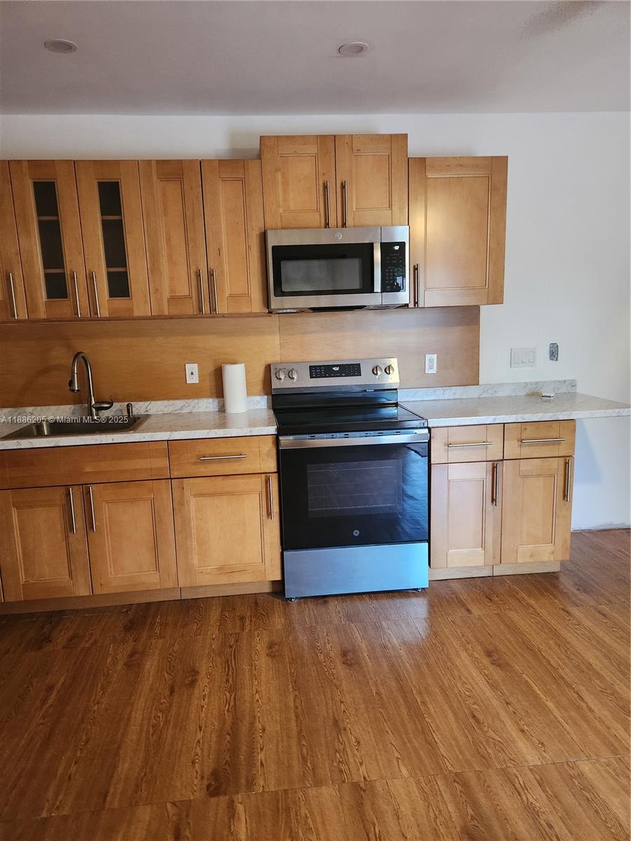 ARCHWOOD-AMD PLAT - Residential Lease