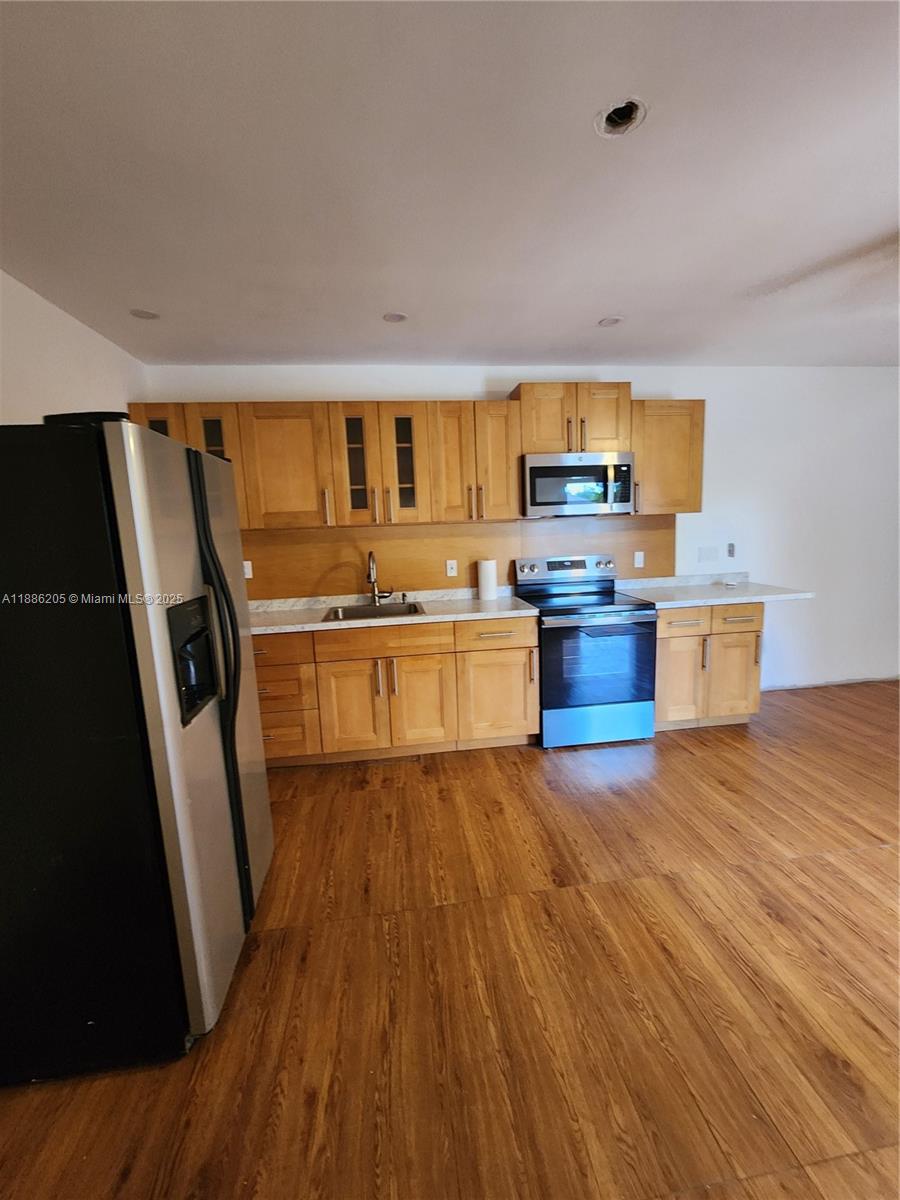 ARCHWOOD-AMD PLAT - Residential Lease