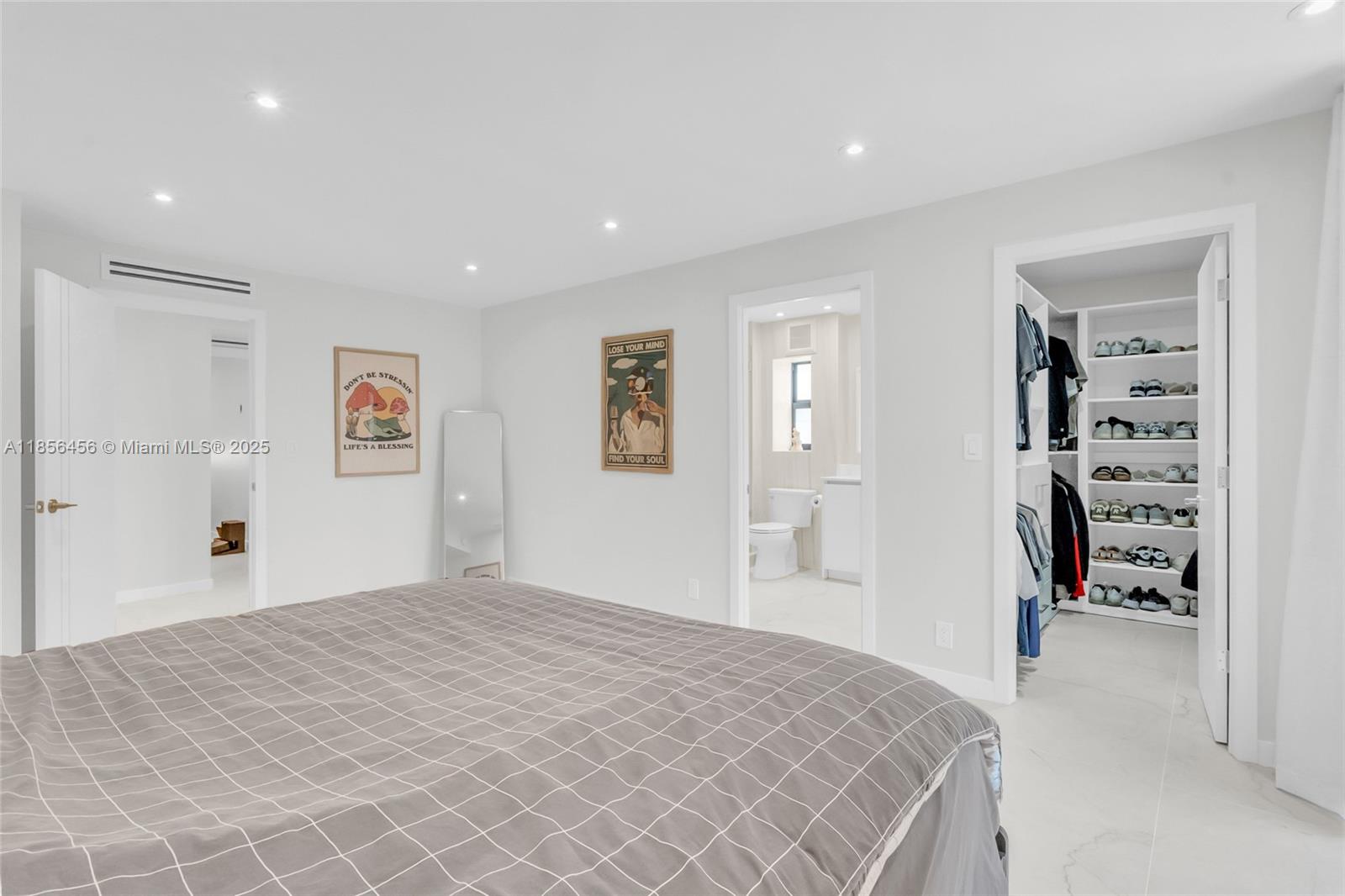 VILLA DORADA CONDO NO 2 - Residential