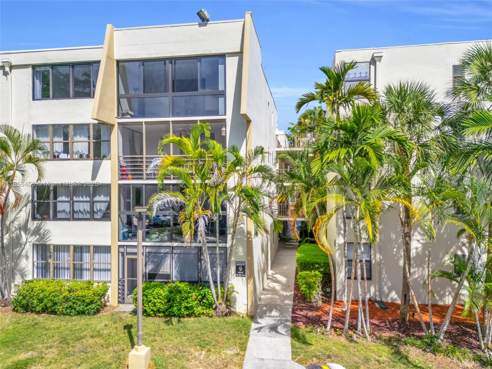 VILLA DORADA CONDO NO 2 - Residential