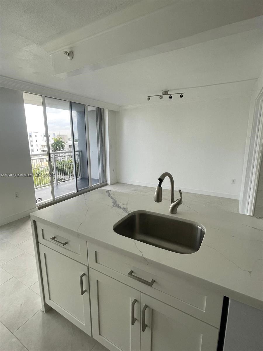 WEST BAY PLAZA CONDO - Residential