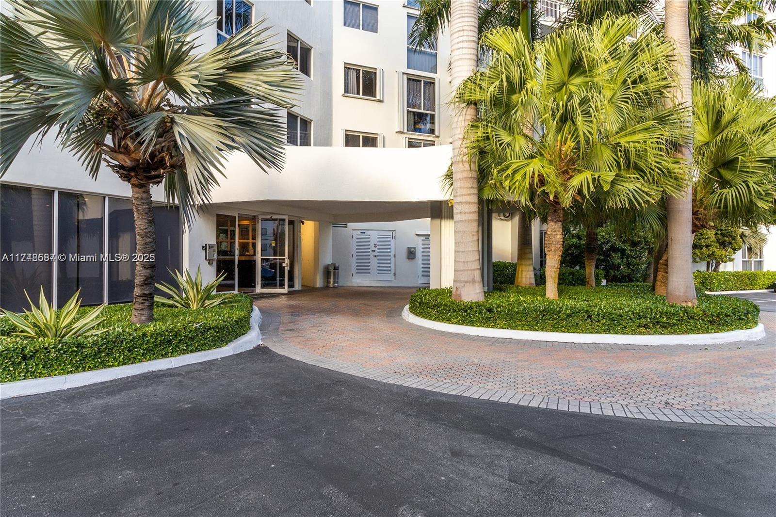 WEST BAY PLAZA CONDO - Residential